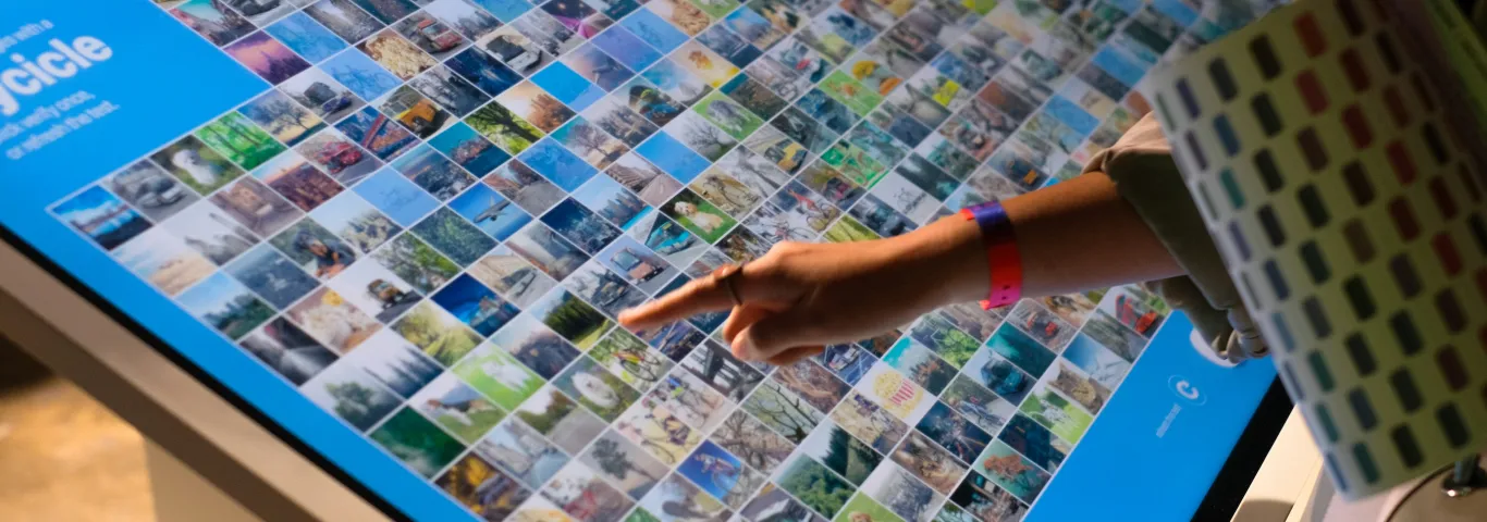 Tracking the tap: A historical and cultural analysis of Chinese touchscreen media